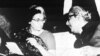১৯৭২ সালের ১৭ই মার্চ ঢাকায় বাংলাদেশের প্রধানমন্ত্রী শেখ মুজিবুর রাহমানের সঙ্গে ভারতের প্রধানমন্ত্রী ইন্দিরা গান্ধীর বৈঠক। (ফাইল ফটো- এপি) 