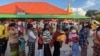 လားရှိုးမြို့ ဘုန်းကြီးကျောင်းတကျောင်းမှာ ခိုလှုံနေရတဲ့ ရှမ်းမြောက်တိုက်ပွဲများကြောင့် နေရပ်စွန့်ခွာထွက်ပြေးကြရသူများ (နိုဝင်ဘာ ၁၅၊ ၂၀၂၃)