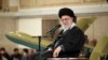Pemimpin tertinggi Iran Ayatollah Ali Khamenei saat hadir dalam sebuah acara di Teheran, Iran, pada 5 Februari 2024. (Foto: AFP/HO/Khamenei.ir)
