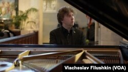 Павло Гінтов: "Мені дуже було приємно, що вдалося їх зацікавити, і що є такий ентузіазм, коли люди чують українську музику".