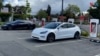 Một trạm sạc pin cho xe điện của Tesla.