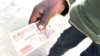 En 2008, l'hyperinflation avait atteint un niveau tel que la banque centrale avait émis un billet de mille milliards de dollars zimbabwéens aujourd'hui devenu un objet de collection.