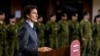 Perdana Menteri kanada Justin Trudeau menyampaikan pengumuman bantuan militer untuk Ukraina, di Toronto, Kanada, pada 24 Februari 2023. (Foto: Reuters/Carlos Osorio)