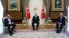 တူရကီသမ္မတ Tayyip Erdogan (လယ်) နဲ့ တူရကီနိုင်ငံခြားရေးဝန်ကြီး Mevlut Cavusoglu (ယာ) တို့ ရုရှားနိုင်ငံခြားရေးဝန်ကြီး Sergei Lavrov (ဝဲ) ကို လက်ခံတွေ့ဆုံနေစဉ် (တူရကီနိုင်ငံ အန်ကာရာမြို့ - ဧပြီ ၇၊ ၂၀၂၃)