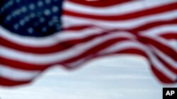 Kapal wisata berbendera Amerika di lepas pantai Block Island, RI, 17 Oktober 2022. Gedung Putih menanggapi dengan serius laporan dari pengawas internal yang menyebut Duta Besar AS untuk Singapura mengancam stafnya. (Foto: AP)