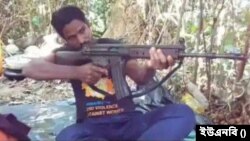 কক্সবাজার জেলার টেকনাফ থেকে আরসার সামরিক কমান্ডার গ্রেপ্তার