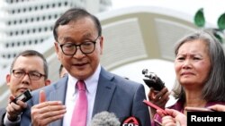 ကမ္ဘောဒီးယား အတိုက်အခံခေါင်းဆောင် Sam Rainsy 