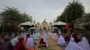 Umat Islam Thailand merayakan Idul Fitri di sebuah masjid di provinsi Pattani, Thailand selatan (foto: ilustrasi). 