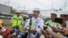 Presiden Joko Widodo didampingi Menteri Perhubungan Budi Karya, Gubernur DKI Jakarta Anies Baswedan, Ketua DPRD DKI Jakarta Prasetio Edi Marsudi, dan Direktur Utama PT MRT Jakarta William Sabandar usai menjajal MRT dari stasiun Bundaran HI ke Lebak Bulus 
