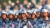 সেনারা মিয়ানমারের নাইপিতাওতে মিয়ানমারের ৭৫তম স্বাধীনতা দিবস উপলক্ষে একটি অনুষ্ঠানে যোগ দিচ্ছে। ৪ জানুয়ারি, ২০২৩। ফাইল ছবি। 