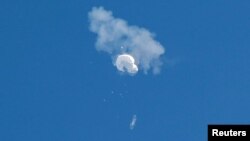 美国在东部沿海上空击落中国高空侦察气球。（2023年2月4日）