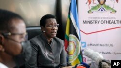 Katibu Mkuu wa Wizara ya Afya Uganda Diana Atwine athibitisha kuwepo kesi ya Ebola nchini, wakati wa mkutano na waandishi wa habari mjini Kampala, Uganda, Sept. 20, 2022. 