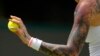 ILUSTRASI - Tereza Martincova dari Republik Ceko bersiap melayani Karolina Pliskova dari Republik Ceko dalam pertandingan tenis tunggal pada hari ketiga kejuaraan tenis Wimbledon di London, 29 Juni 2022.
