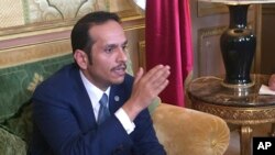 Ministan harkokin wajen kasar Qatar Mohammad ben Abdel Rahman Al Thani yayin da yake magana da manema labarai a Paris ranar 12 juin 2017