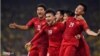 Các cầu thủ Việt Nam ăn mừng bàn thắng trong hiệp 1 của trận chung kết lượt đi AFF Cup với Malaysia trên sân Bukit Jalil ở Kuala Lumpur. (Ảnh chụp màn hình ZingNews)