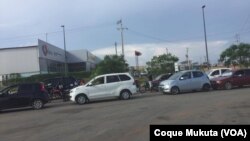 Filas por combustível em Luanda