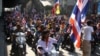 Protesters on Sukhumvit Road in Bangkok, Dec. 9, 2013. (Ron Corben for VOA) 