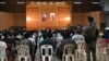 ထိုင်း-မြန်မာနယ်စပ် အွန်လိုင်းငွေလိမ်ဂိုဏ်းတွေမှာ လူကုန်ကူး၊ အလုပ်ခိုင်းစေခံရတဲ့ နိုင်ငံခြားသားတွေကို ထိုင်းဘက်သို့ လွှဲပြောင်းနေစဉ် (ဖေဖော်ဝါရီ ၁၂၊ ၂၀၂၅)