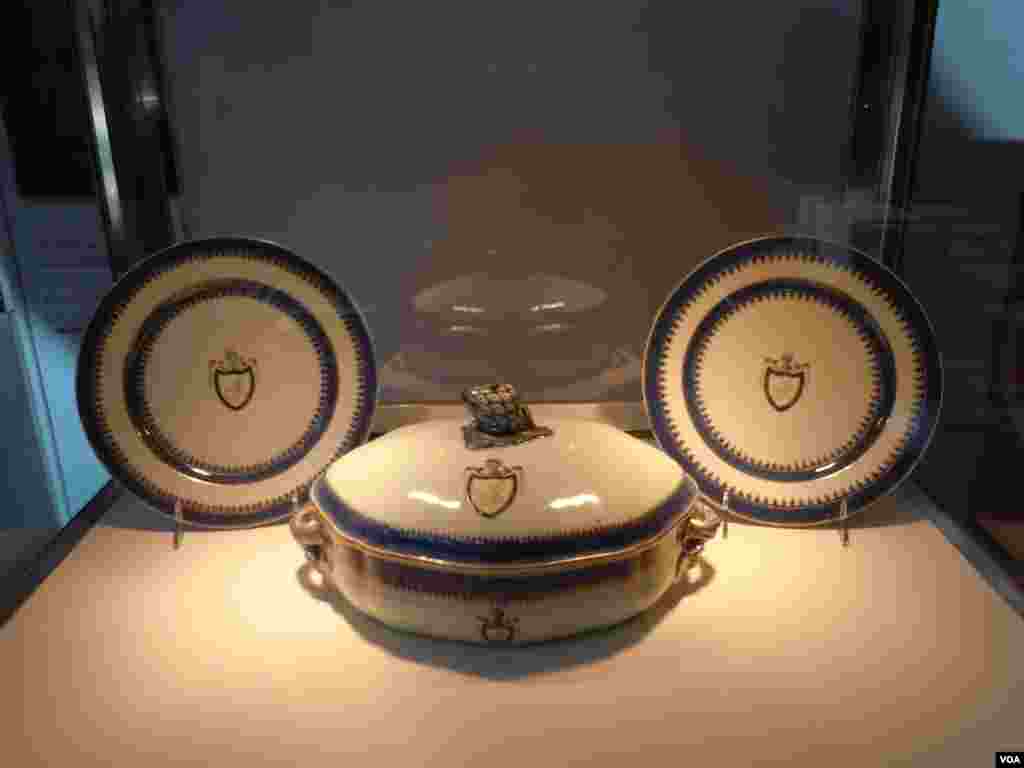 Thomas Jefferson's China service, circa 1790 (VOA/J. Taboh)