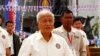 ព្រះអង្គម្ចាស់​នរោត្តម រាណឫទ្ធិ ប្រធាន​គណបក្ស​ហ៊្វុន​ស៊ីនប៉ិច ក្រោយ​ការ​ដង្ហែក្បួន​របស់​គណបក្ស​ព្រះអង្គ​កាល​ពី​ថ្ងៃ​ច័ន្ទ ទី១៩ ខែ​មករា ឆ្នាំ២០១៥។ (AP/ ហេង ស៊ីនិត)