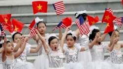 VOA Asia - President Trump Heads to Vietnam for APEC 