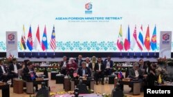 မလေးရှားနိုင်ငံ လန်ကာဝီအပမ်းဖြေကျွန်း (Langkawi Island,) မှာ ကျင်းပခဲ့တဲ့ အာဆီယံ နိုင်ငံခြားရေးဝန်ကြီးတွေရဲ့ အစည်းအဝေး (Azneal Ishak/Pool via REUTERS)