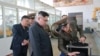 Shugaban Korea ta arewa, Kim Jong Un yayin wata ziyara da ya kai cibiyar da ake sarrafa sinadarai ta hanyar kimiyya