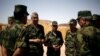 Le commandant Sidi Waghal s'adresse à ses officiers près de Tifariti, dans l'ouest du Sahara, le 9 septembre 2016.