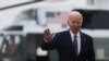 Presiden AS Joe Biden bersiap untuk melakukan perjalanan dari Joint Base Andrews, untuk melihat daerah yang rusak akibat badai di pantai tengah California, Maryland, AS, 19 Januari 2023. (Foto: REUTERS/Leah Mills)