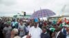 Shugaban Najeriya, a lokacin da ya je kaddamar da wani aiki a yankin Calabar a watan Oktobar 2015. (REUTERS/Stringer/Files)