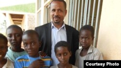 ዶ/ር ሙሉ ነጋ ምስ ተማሃሮ