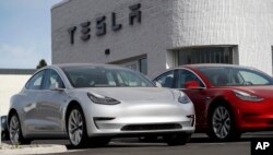 Нова Модель 3 Tesla