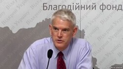 Стівен Пайфер, експосол США в Україні, 1998-2000