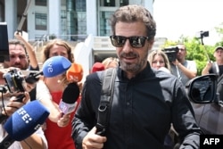 Spanish actor Rodolfo Sancho Aguirre leaves court in Samui, Thailand, on Aug. 29, 2024, after his son Daniel Sancho Bronchalo was handed a life sentence for the murder of Colombian plastic surgeon Edwin Arrieta Arteaga in August 2023.