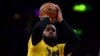 Bintang bola basket dari klub Los Angeles Lakers, LeBron James, saat melakukan pemanasan sebelum pertandingan melawan Oklahoma City Thunder di Crypto.com Arena, 7 Februari 2023. (Gary A. Vasquez-USA TODAY Sports)