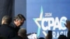 El expresidente de Brasil, Jair Bolsonaro, abandona el escenario durante la CPAC (Conferencia de Acción Política Conservadora) en Balneario Camboriu, estado de Santa Catarina, Brasil, el 6 de julio de 2024.