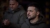 Presiden Ukraina Volodymyr Zelenskyy, saat bertemu dengan tentara di Bakhmut, Ukraina, Selasa, 20 Desember 2022. (Kantor Pers Presiden Ukraina via AP)