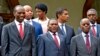 Alguns membros do Governo de Moçambique: PR Filipe Nyusi ao centro, PM Carlos Agostinho do Rosário, esq, Min Econ Adriano Maleiane, dir. 