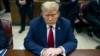 ရွေးကောက်ခံသမ္မတ Donald Trump နယူးရော့ခ်ပြည်နယ် Manhattan တရားရုံးမှာ စောင့်နေစဉ် (ပုံဟောင်း - April 23, 2024၀ 