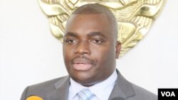 Edson Macuácua, deputado e antigo porta-voz da Presidência de Moçambique