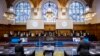 ICJ နိုင်ငံတကာတရားရုံးမှာ အမှုရင်ဆိုင်ဖို့ရောက်ရှိနေတဲ့ မြန်မာနှင့် ဂမ်ဘီယာရှေ့နေများကိုတွေ့ရစဉ် (ဖေဖော်ဝါရီ ၂၁-၂၈၊ ၂၀၂၂)