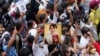 Peringatan dua tahun pengambilalihan militer yang menggulingkan pemerintahan Aung Suu Kyi, Rabu, 1 Februari 2023. (Foto: AP/Sakchai Lalit)