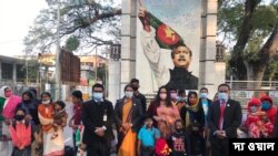 বাংলাদেশী ২১ জন মহিলা-শিশু 