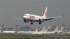 Pesawat penumpang Lion Air lepas landas dari Bandara Internasional Juanda, Surabaya, 12 Mei 2012. (Foto: dok).