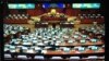 CPP party lawmakers voted to approve the drafts of the amended election laws at the National Assembly, Monday, October 16, 2017. (Kann Vicheika/VOA Khmer) 