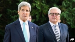 ABD Dışişleri Bakanı John Kerry Almanya Dışişleri Bakanı Frank-Walter Steinmeier ile 