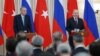 Президент Турции Тайип Эрдоган и его российский коллега Владимир Путин принимают участие в пресс-конференции после их встречи в Сочи, Россия, 4 сентября 2023 года.