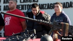 Terduga anggota kartel narkoba Meksiko di Tijuana 10 Februari 2010, sebagai ilustrasi. (Foto: Reuters)