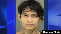 မြောက်ကယ်ရိုလိုင်းနား ပြည်နယ် Mecklenburg County Sheriff's Office က ထုတ်ထားတဲ့ ကိုထွန်းလုံစိန် ဓာတ်ပုံ။