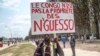 Wani Mutum Rike Da Wani Allo Da Ke Nuna Cewa "Kasar Congo Ba Mallakar N'guesso Ba Ce."